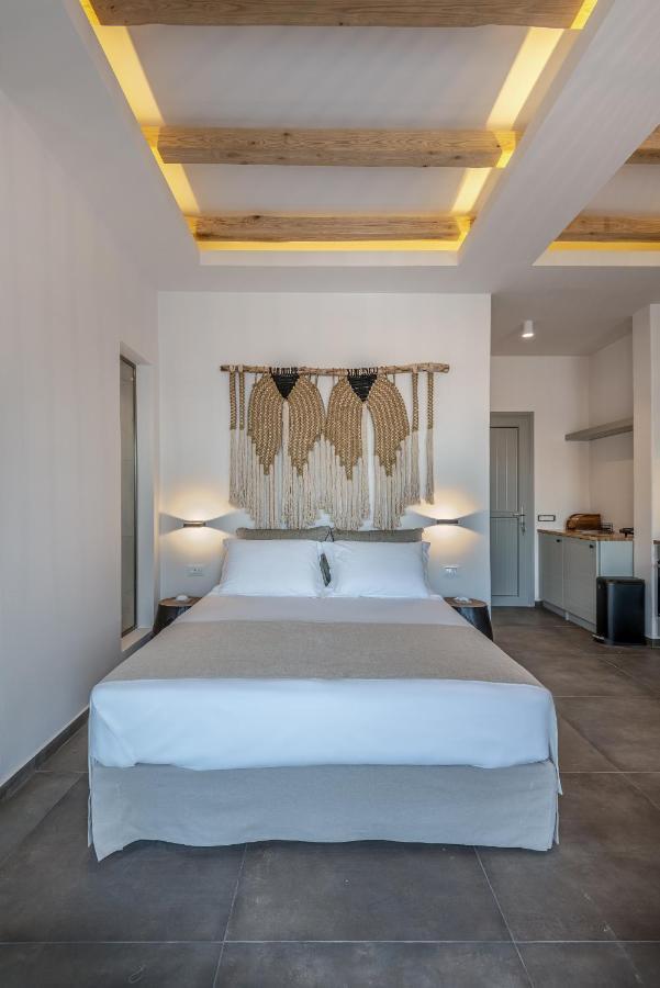 Vivere Luxury Suites Pera Gyalos Bagian luar foto