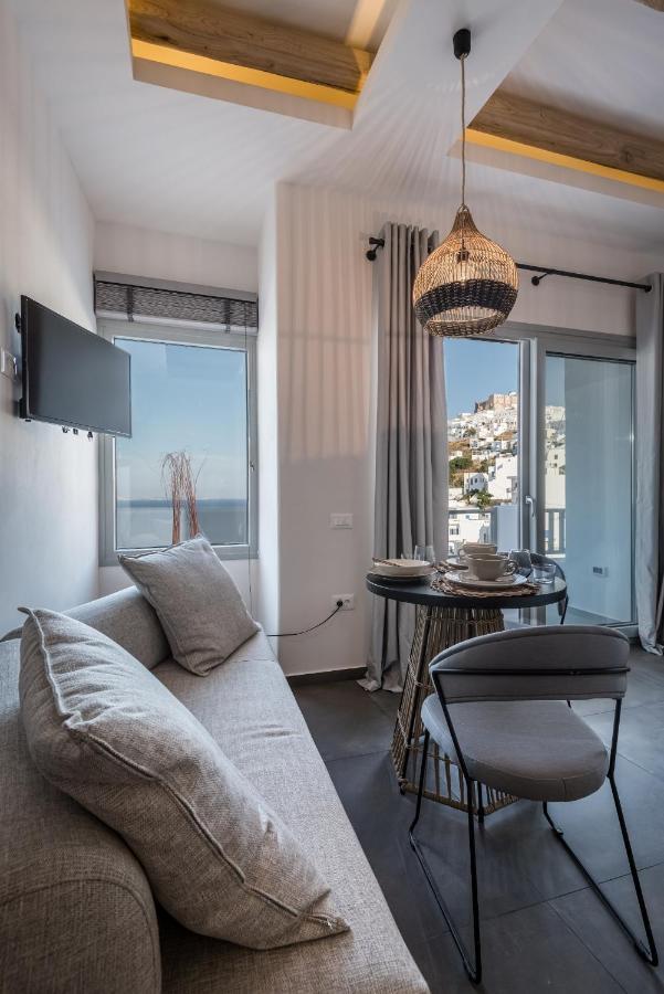 Vivere Luxury Suites Pera Gyalos Bagian luar foto