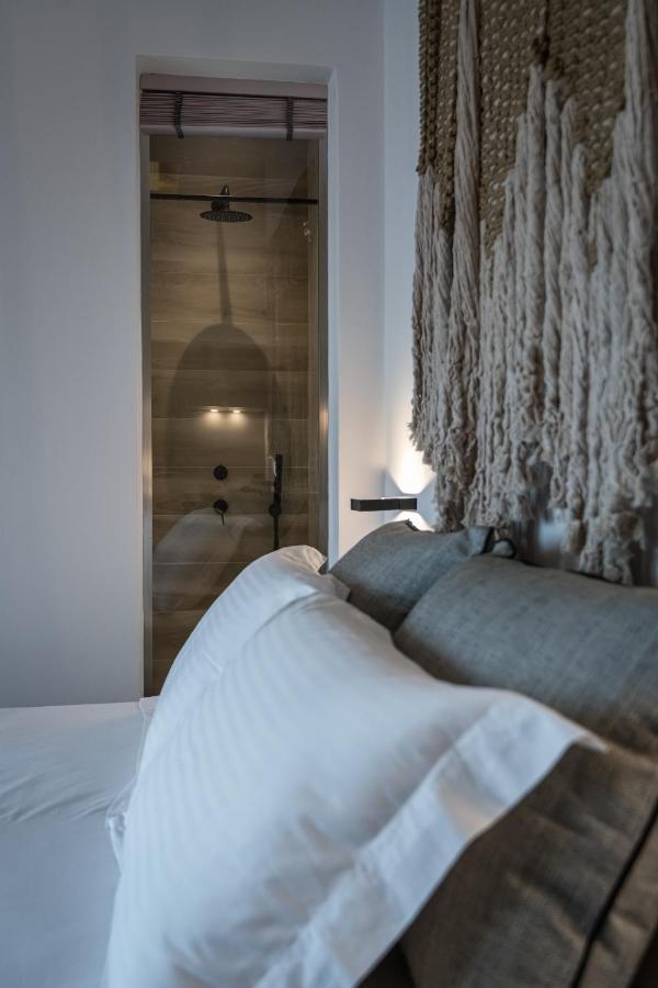 Vivere Luxury Suites Pera Gyalos Bagian luar foto