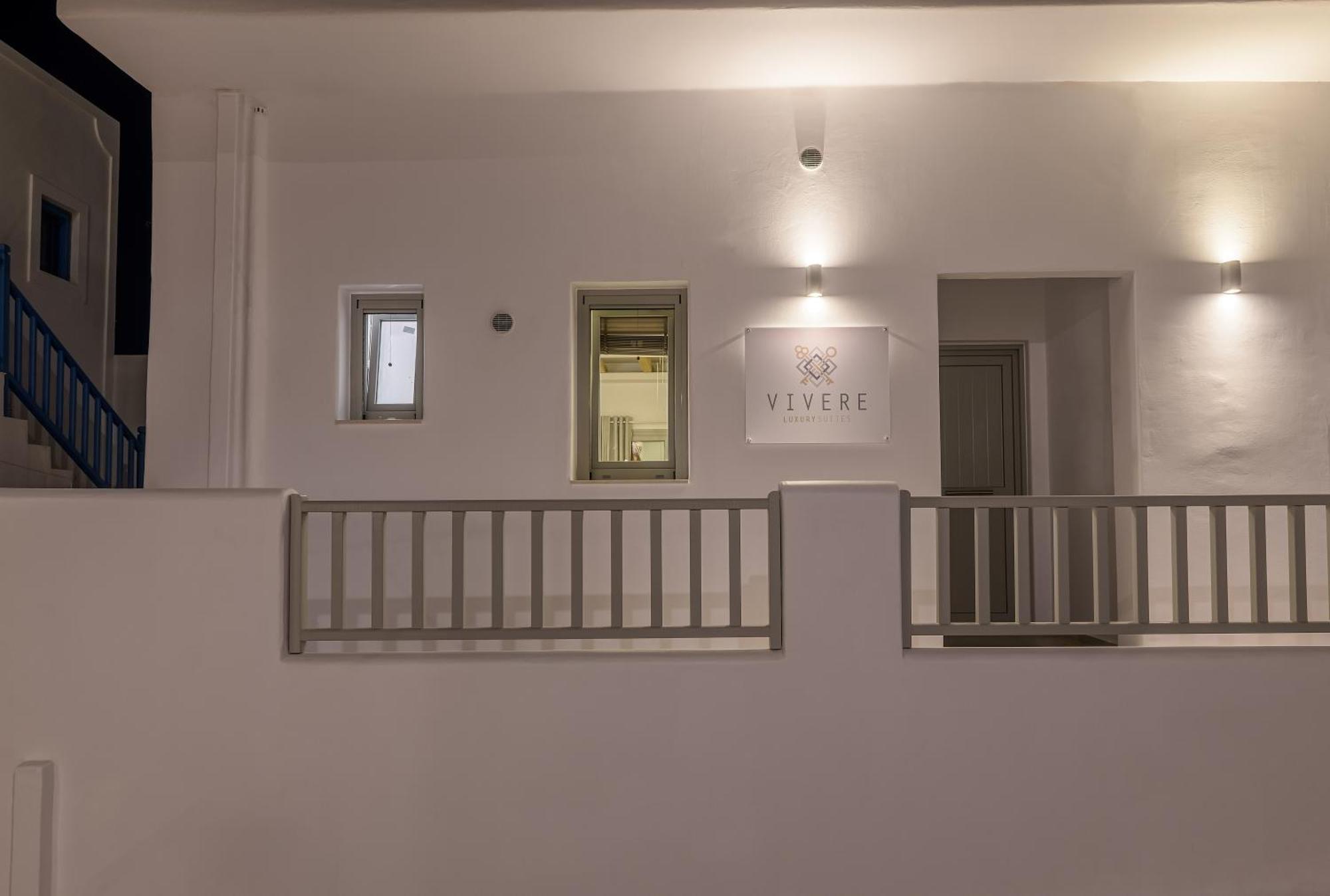 Vivere Luxury Suites Pera Gyalos Bagian luar foto