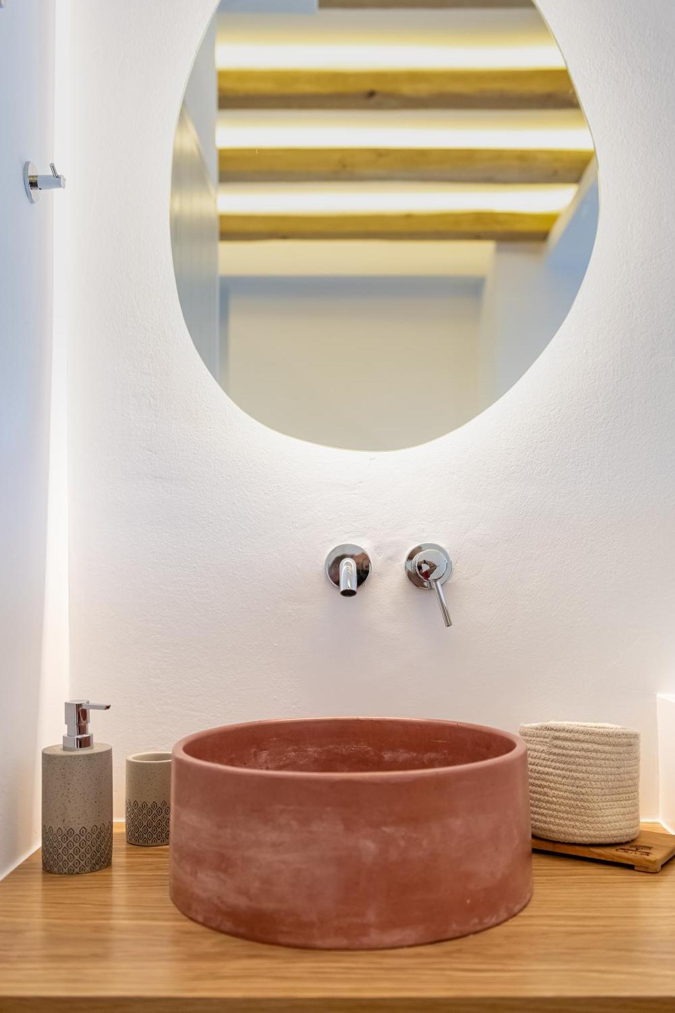 Vivere Luxury Suites Pera Gyalos Bagian luar foto